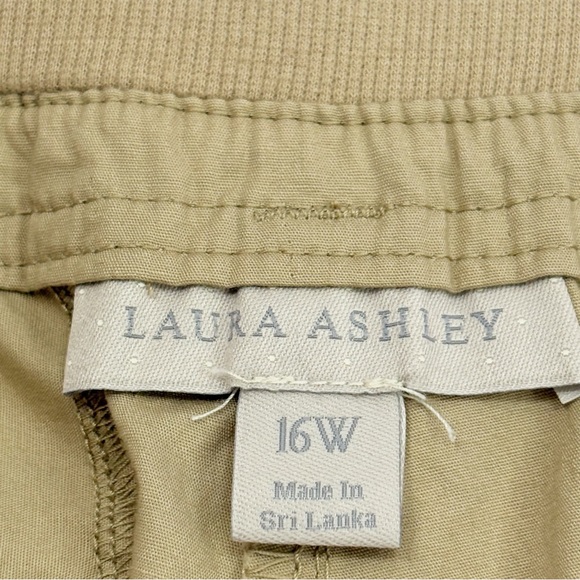 NWT Laura Ashley Khaki High Rise Cuffed Cargo Capri Pants 16W - Picture 4 of 16